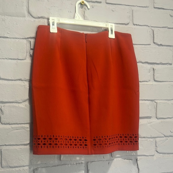 NWOT Banana Republic Red Mini Pencil Skirt with Cut Out size 4 - Picture 2 of 3